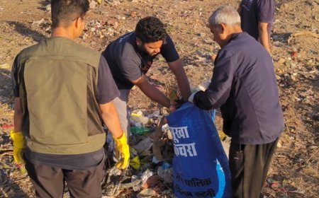 धेनु सेवा संस्थान ने वार्ड 17 मे किया स्वच्छता श्रमदान --  दस एकड मैदान को किया पालिथीन मुक्त