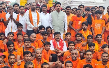 छत्तीसगढ़ के उपमुख्यमंत्री विजय शर्मा ने किया मां नर्मदा का  दर्शन पूजन   मृत्युंजय आश्रम मे स्वामी हरिहरानंद जी ने करवाया रुद्राभिषेक