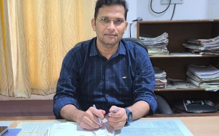 नवागत अपर कलेक्टर श्री नीलाम्बर मिश्रा ने पदभार संभाला